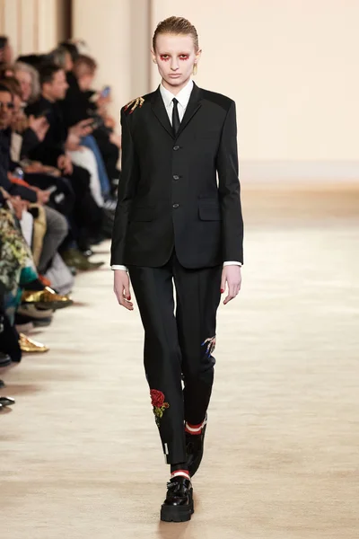 Look 1
